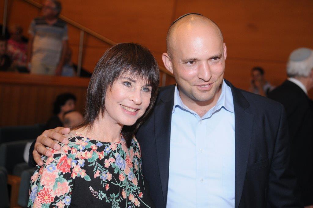 נורית הירש ונפתלי בנט בטקס פרסי העיתונות בירושלים